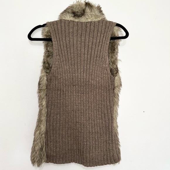 Fenn Wright Manson Taupe Cable Knit Faux Fur Vest Wool Alpaca blend size small - Picture 3 of 4